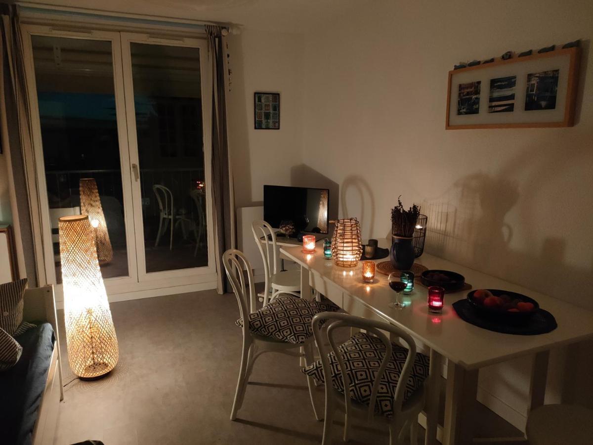 Appartement Avec Terrasse Vue Mer, Proximite Plage, Place Parking Sanary-sur-Mer Exteriör bild