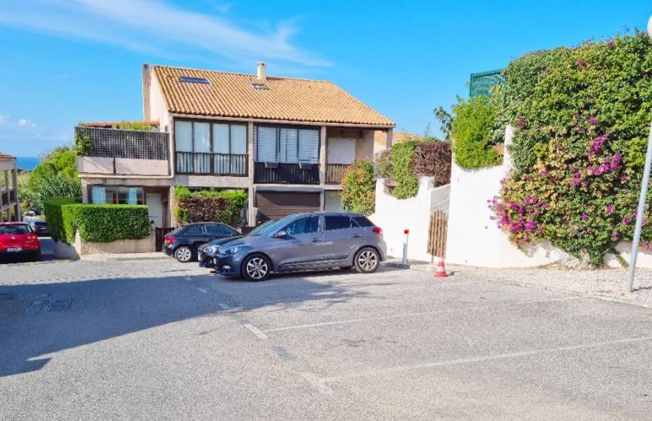 Appartement Avec Terrasse Vue Mer, Proximite Plage, Place Parking Sanary-sur-Mer Exteriör bild
