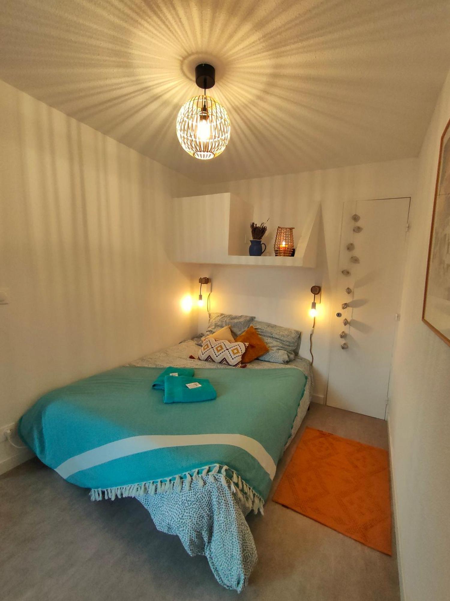 Appartement Avec Terrasse Vue Mer, Proximite Plage, Place Parking Sanary-sur-Mer Exteriör bild